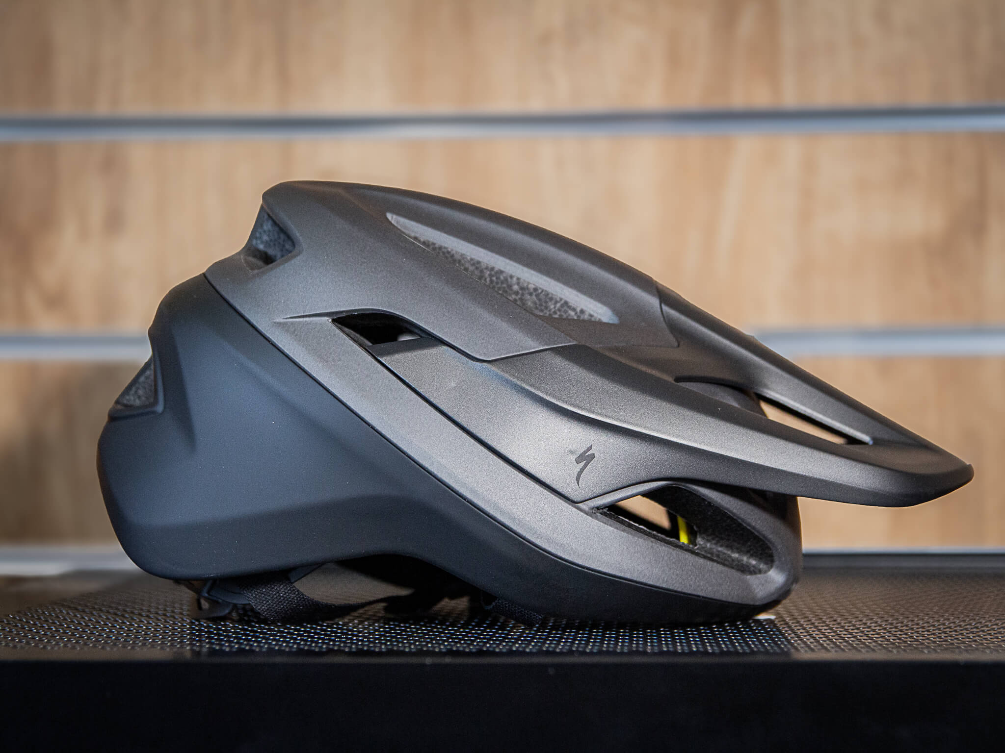 Kask Specialized Camber Smoke Black wariant A